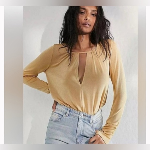 Free People Elegant Metallic Gold Deep V-Neck Long Sleeve Bodysuit Size Large - Picture 1 of 14